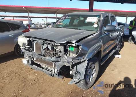 2013 Toyota Tacoma Prerunner V6 z USA, uszkodzony, nr VIN 3TMJU4GN5DM154286